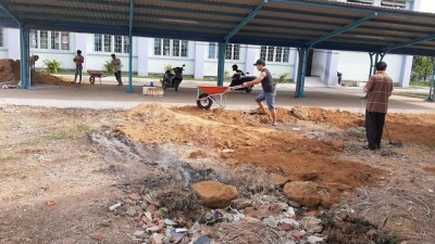 Tổ chức dọn dẹp vệ sinh khuôn viên trường học