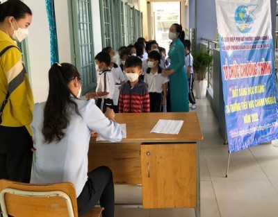 Chương trình “Mắt sáng học đường”