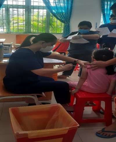 Tiêm vắc-xin phòng chống Covid-19 cho học sinh trước thềm năm học mới