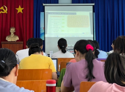 Lãnh đạo phường Thủ Dầu một ghé thăm trường Tiểu học Chánh Nghĩa chuẩn bị công tác chào đón năm học 2025 - 2026