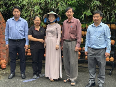 Lãnh đạo phường Thủ Dầu một ghé thăm trường Tiểu học Chánh Nghĩa chuẩn bị công tác chào đón năm học 2025 - 2026