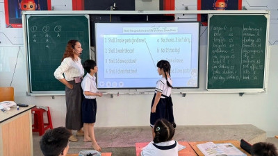 Trường tiểu học Chánh Nghĩa và bước đột phá giảng dạy tiếng Anh trong trường học. Từng bước đưa tiếng Anh trở thành ngôn ngữ thứ hai trong trường học, sẵn sàng hội nhập