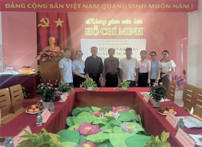 Chi bộ Trường Tiểu học Chánh Nghĩa đón tiếp đoàn kiểm tra  Ban xây dựng Đảng phường Thủ Dầu Một