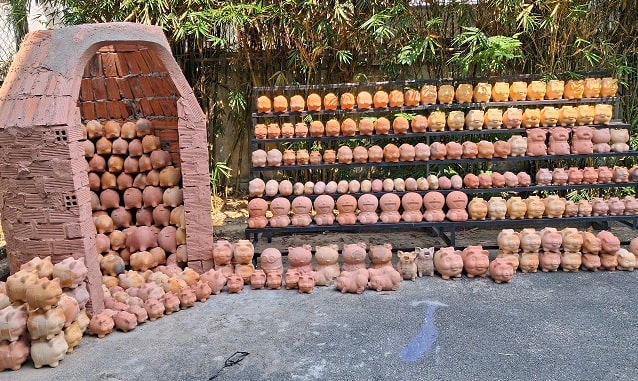906