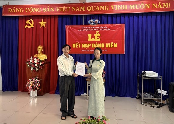 Kết nạp Đảng viên mới