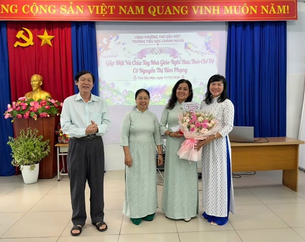 Tri ân và chia tay cô Nguyễn Thị Kim Phụng – Người giáo viên tận tâm với sự nghiệp trồng người