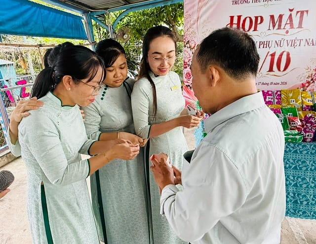 Trường Tiểu học Chánh Nghĩa tổ chức hoạt động chào mừng Ngày Phụ nữ Việt Nam 20/10